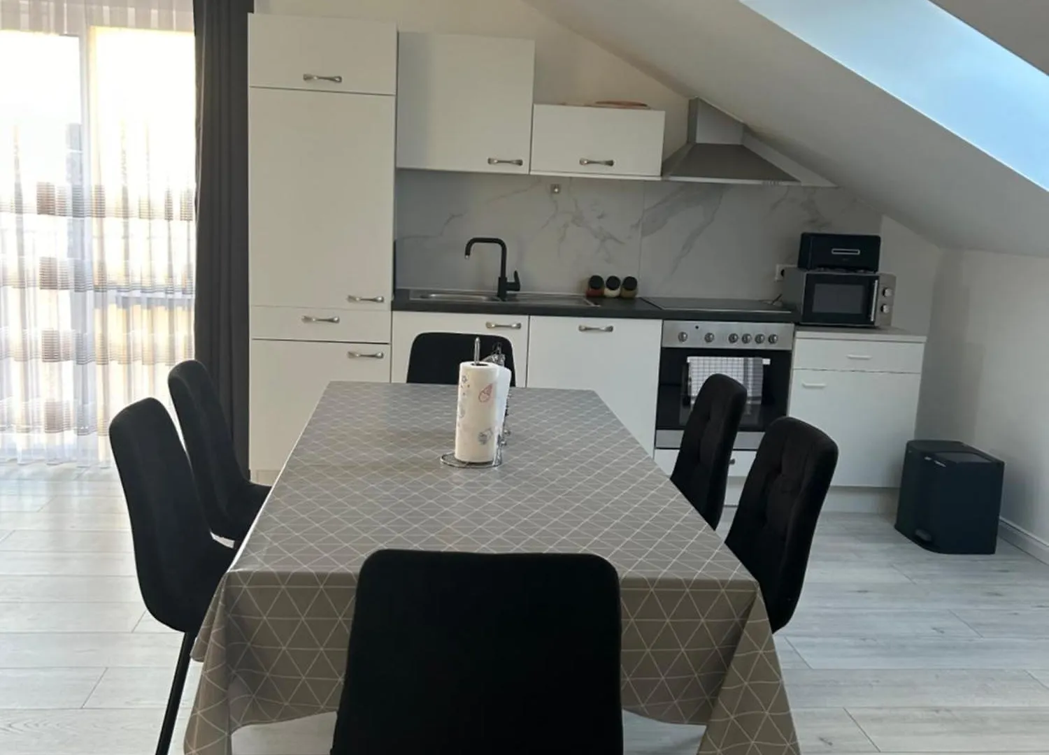 Bane Apartments 95Qm - Messewohnung, Ferienwohnung,Monteurwohnung Hannover